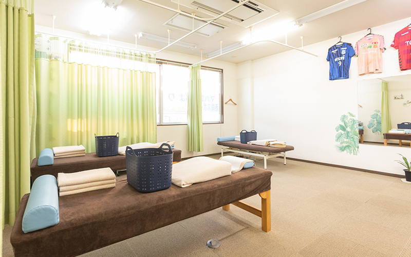 プロアスリートも担当する国家資格、トレーナー資格者が在籍！！